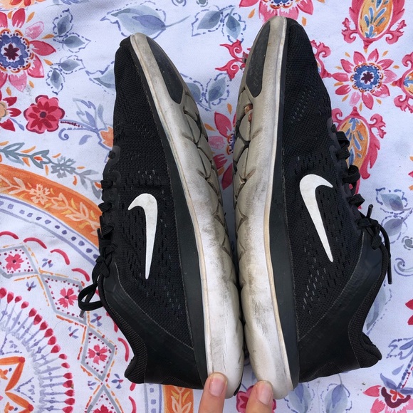 NIKE RUNNING SHOES - Picture 2 of 5